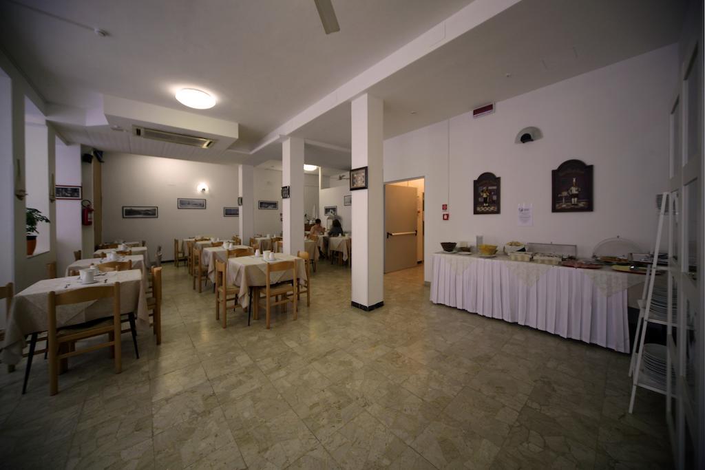 Oxford Hotel Rimini Exterior photo